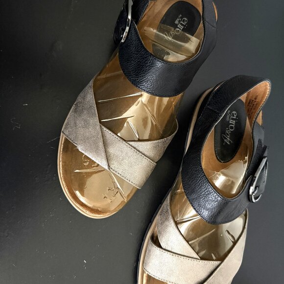 Euro Soft shoes Men's Leather Black Gold Sandals Size 11M - Picture 2 of 16